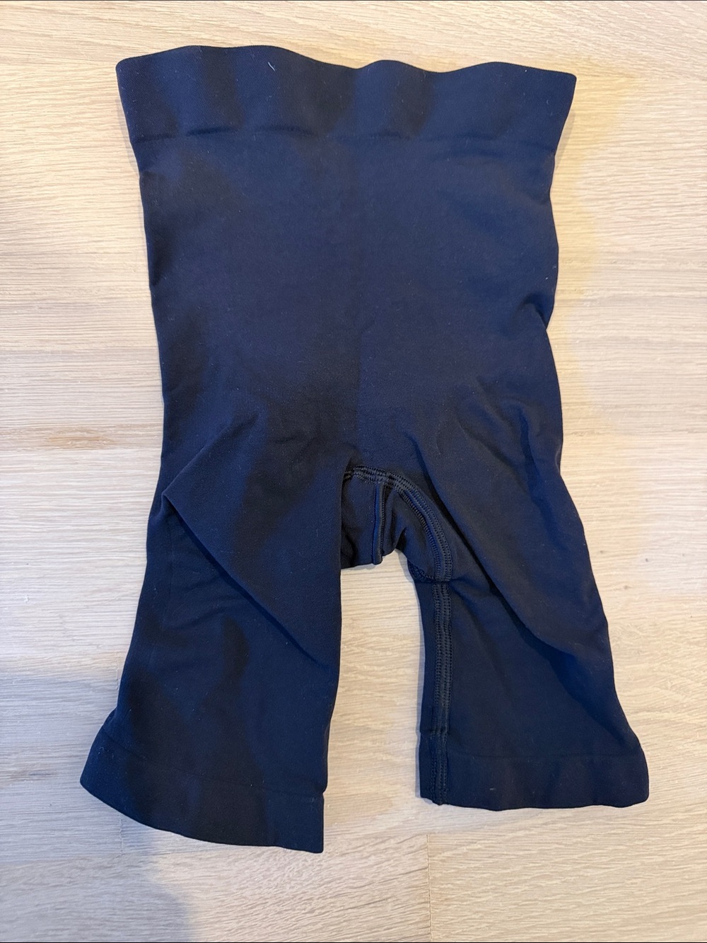 SKIMS Seamless Sculpt Mid Thigh Short – Onyx/Black | Size XS